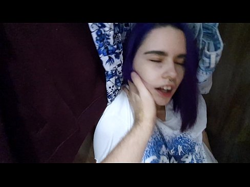 ❤️ 在壁櫥裡找到我姐姐並幫她射精 ️ 超級色情 在我們 ❌❤